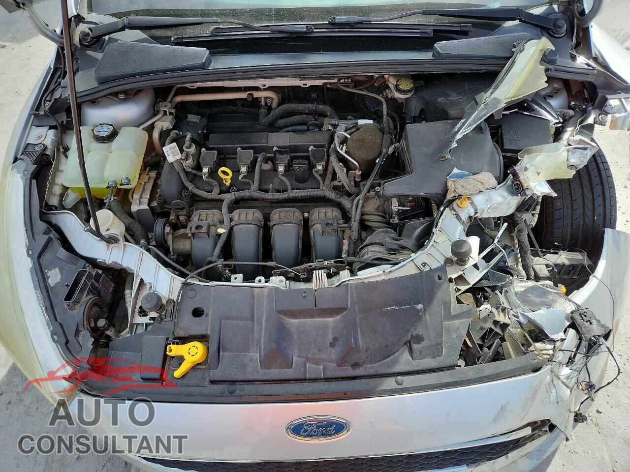 FORD FOCUS 2015 - 1FADP3F2XFL257199