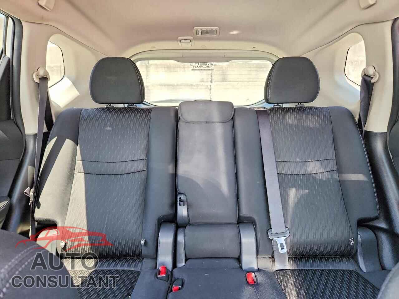 NISSAN ROGUE 2018 - KNMAT2MV3JP601473