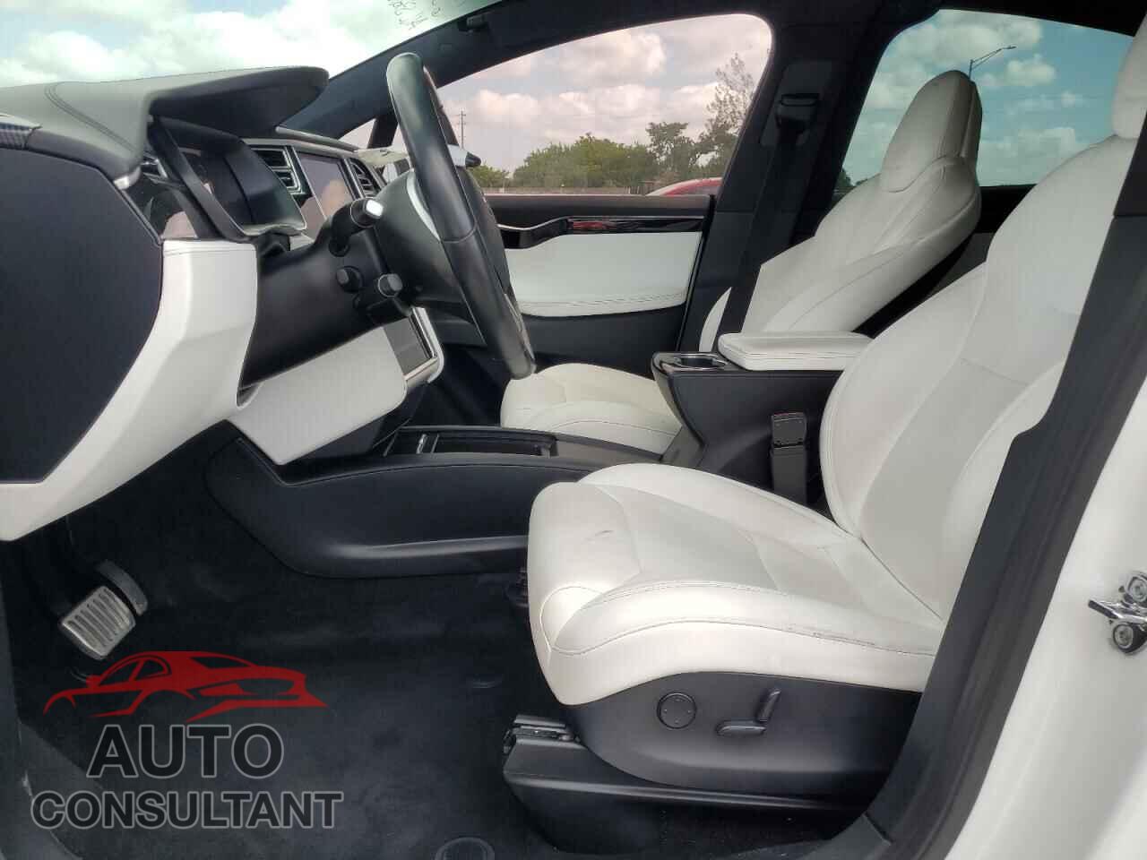 TESLA MODEL X 2017 - 5YJXCBE20HF074138