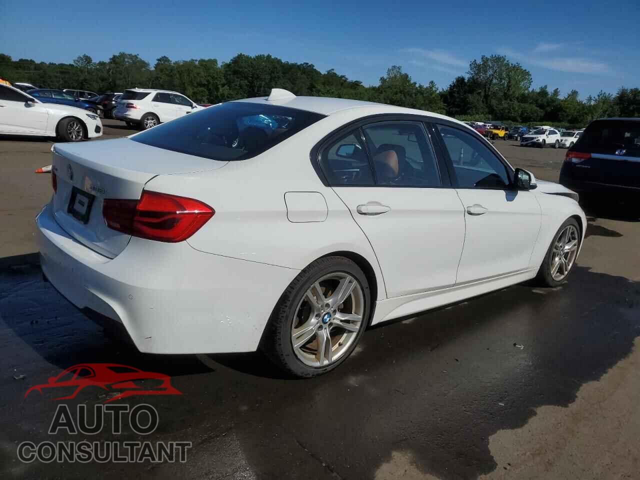 BMW 3 SERIES 2016 - WBA8E3G54GNU01083