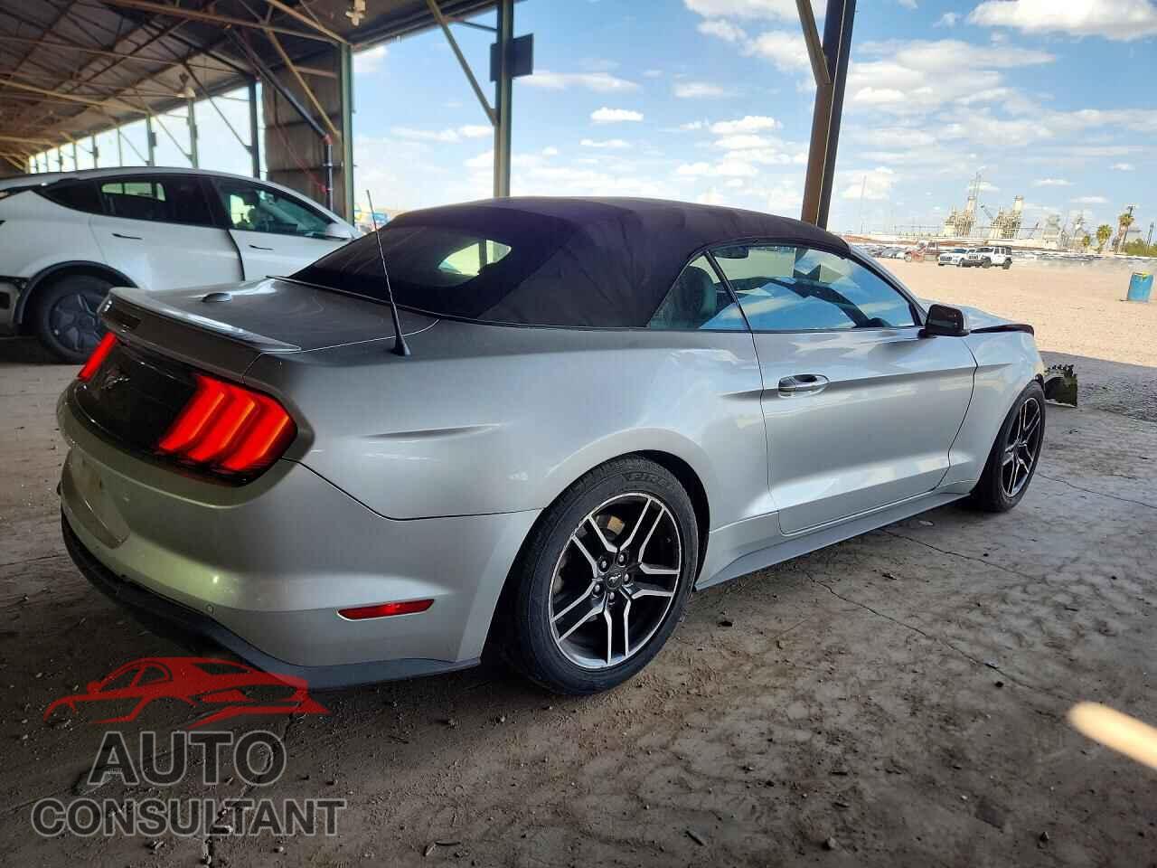 FORD MUSTANG 2018 - 1FATP8UH3J5132610