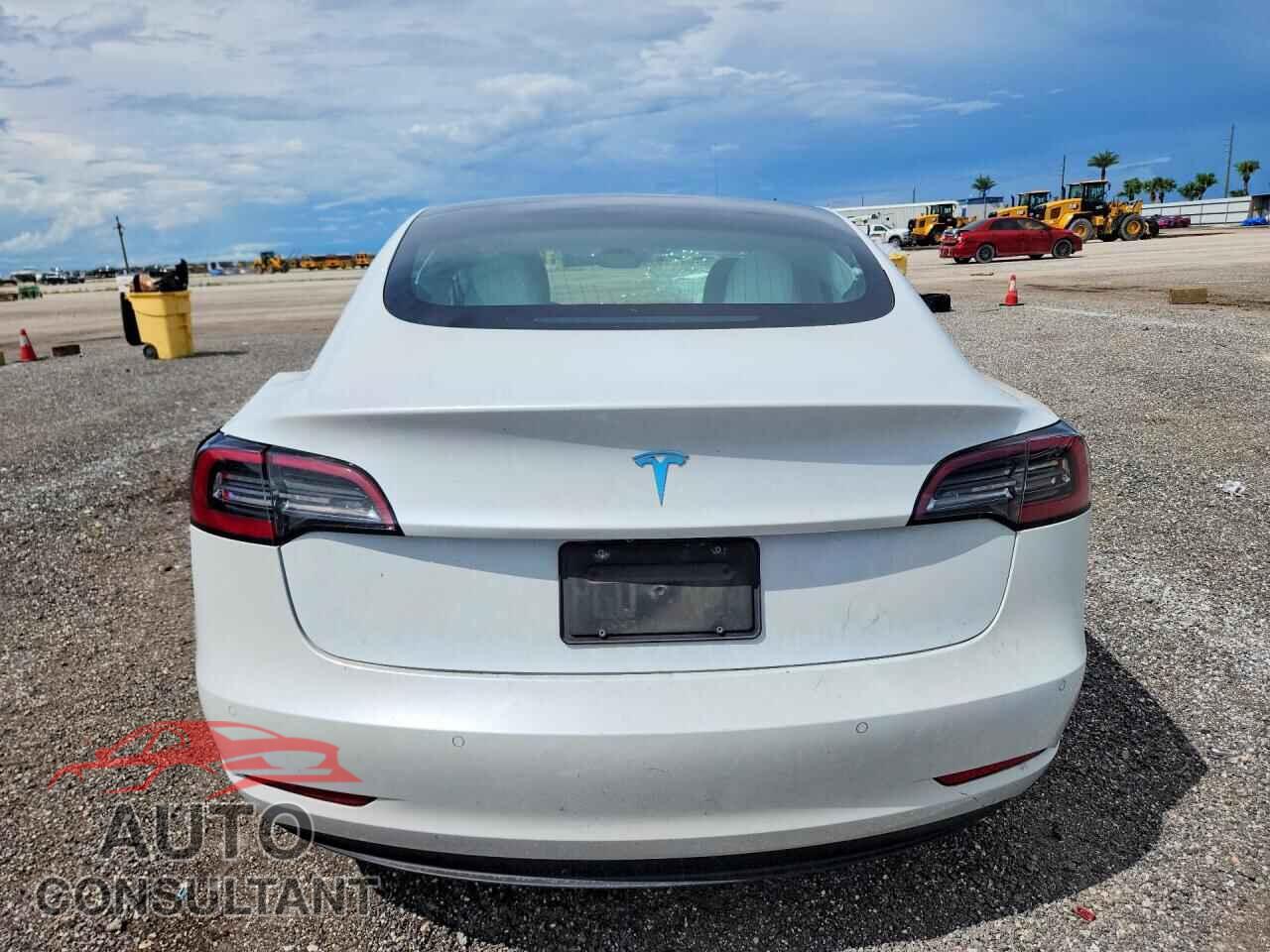 TESLA MODEL 3 2020 - 5YJ3E1EA5LF720857