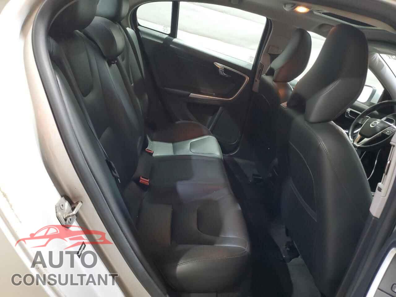 VOLVO S60 2016 - YV1612TK3G2390410