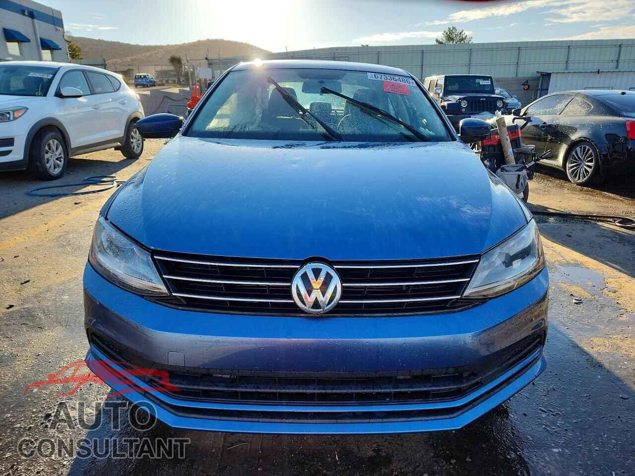 VOLKSWAGEN JETTA 2017 - 3VW2B7AJ7HM216162