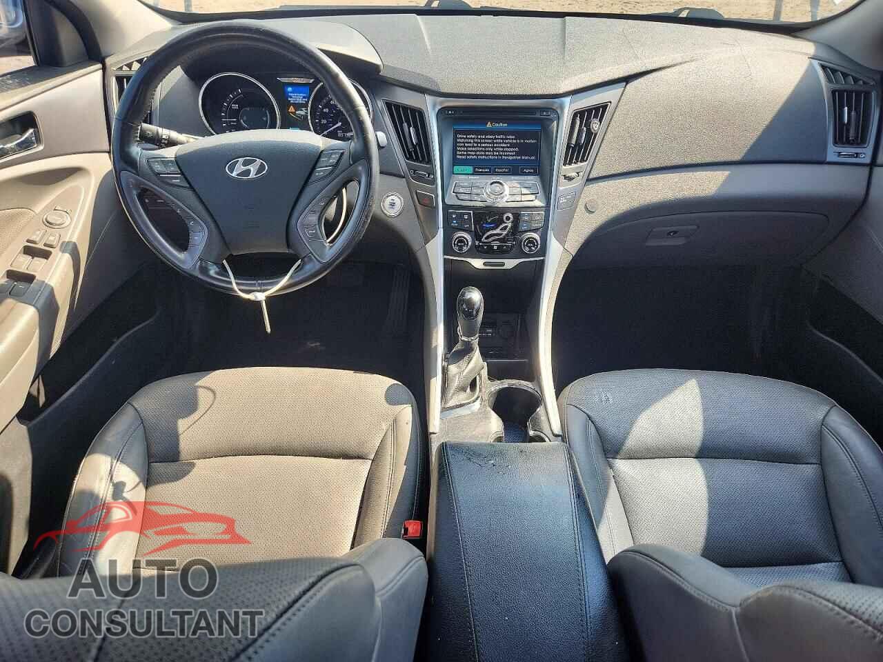 HYUNDAI SONATA 2015 - KMHEC4A44FA136250
