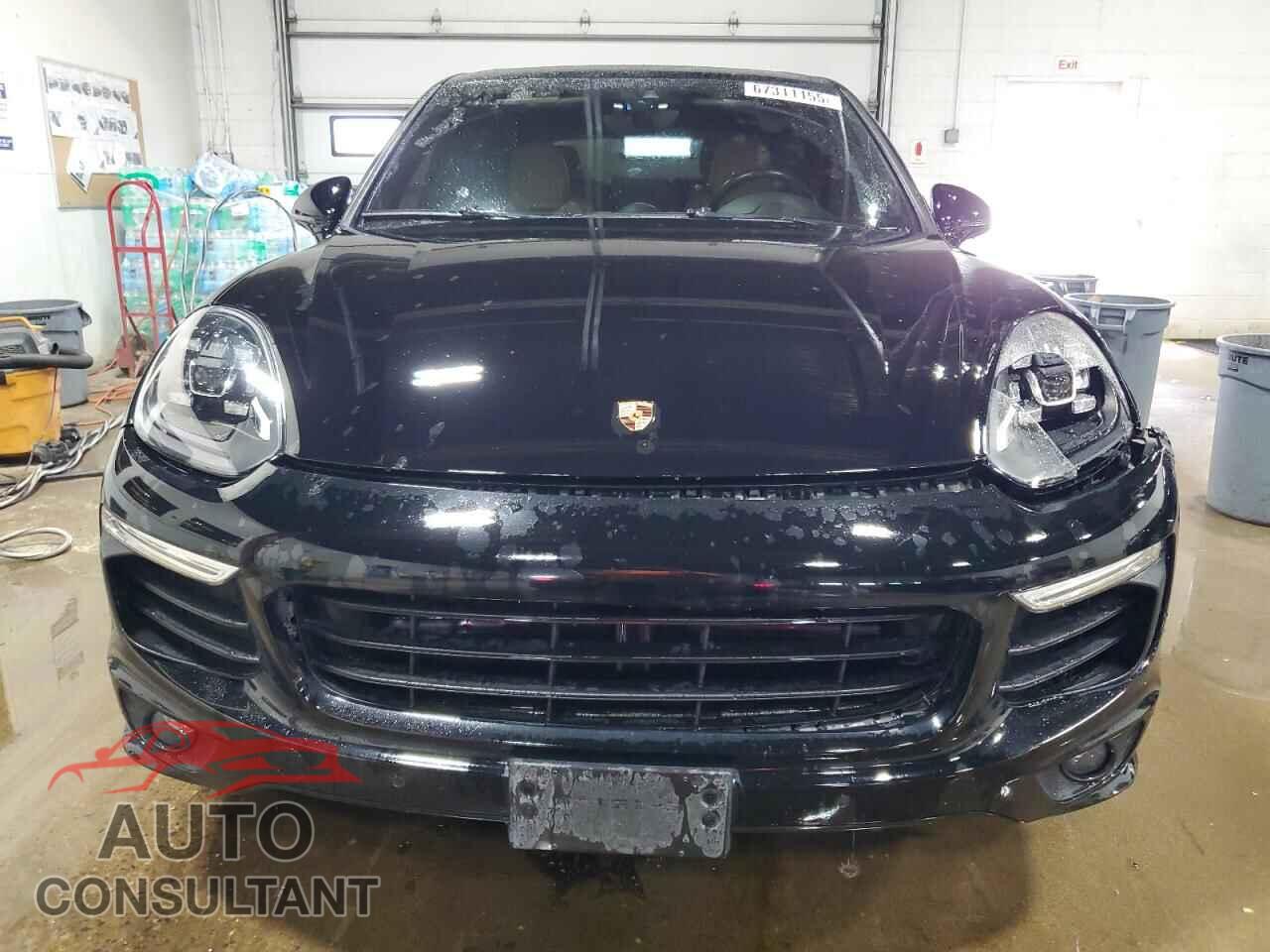 PORSCHE CAYENNE 2016 - WP1AA2A29GKA11444