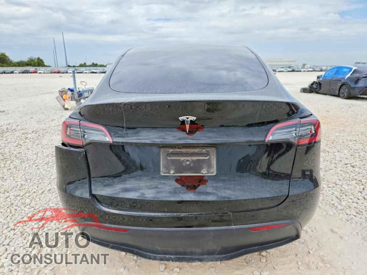 TESLA MODEL Y 2024 - 7SAYGDED9RA303634