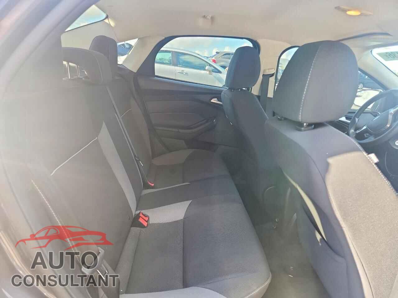 FORD FOCUS 2013 - 1FADP3F2XDL195140