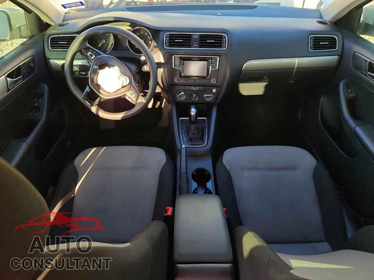VOLKSWAGEN JETTA 2017 - 3VW2B7AJ2HM209507