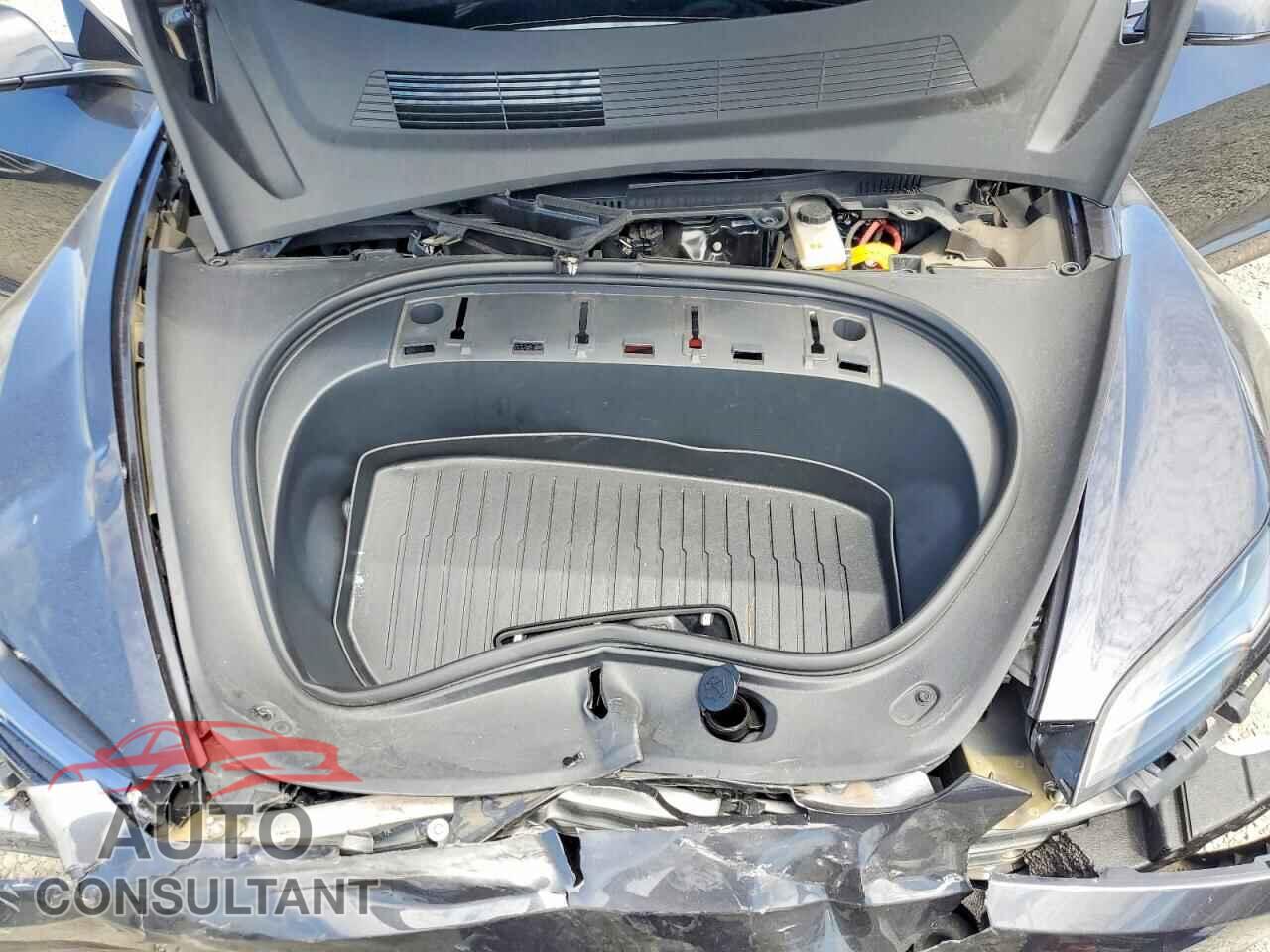 TESLA MODEL 3 2024 - 5YJ3E1EA0RF784457