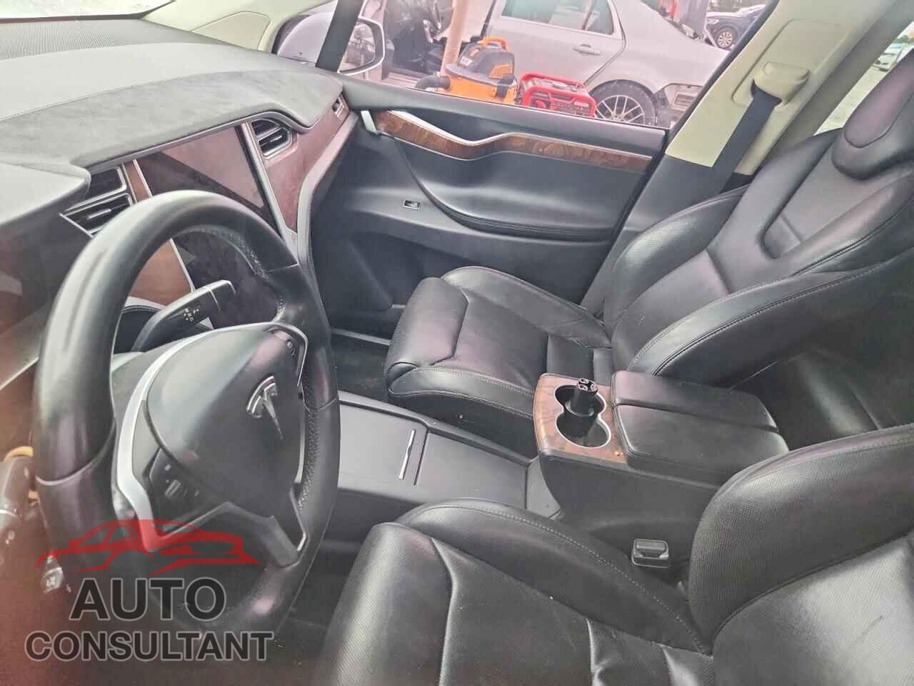 TESLA MODEL X 2016 - 5YJXCBE41GFS00247