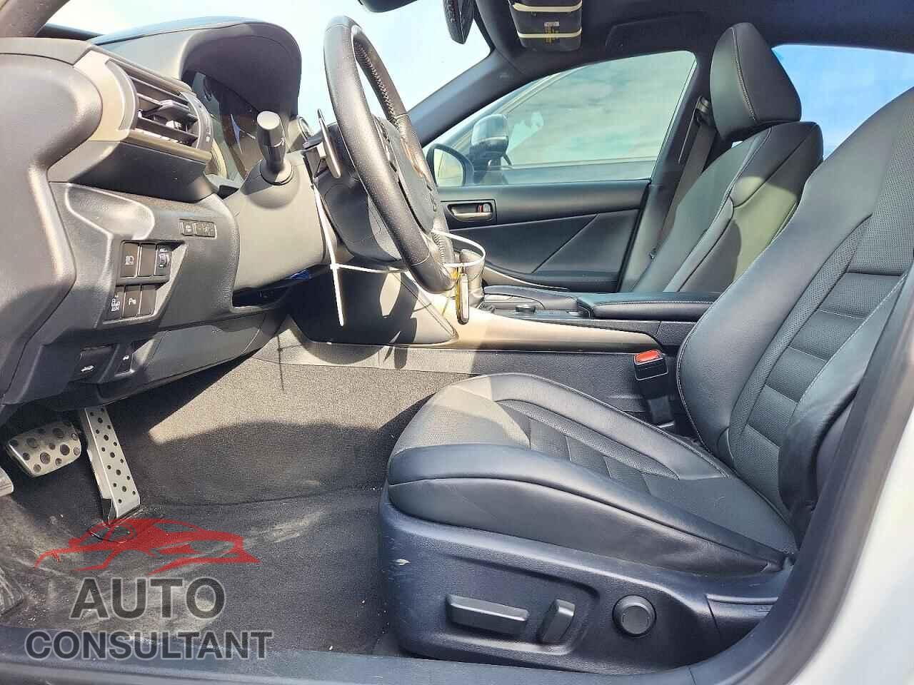 LEXUS IS 2019 - JTHBA1D22K5100256