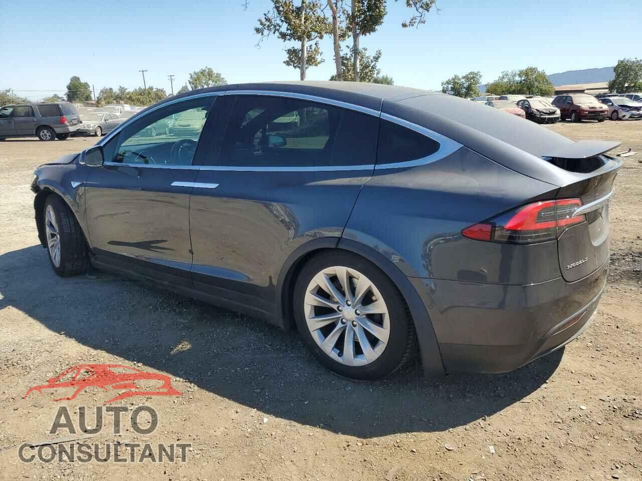 TESLA MODEL X 2016 - 5YJXCBE21GF019647