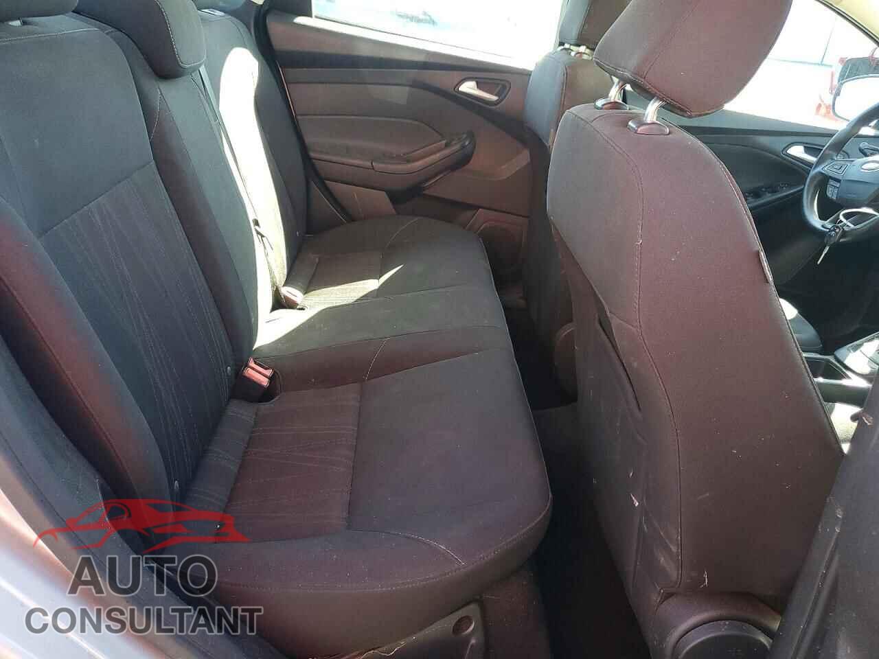 FORD FOCUS 2016 - 1FADP3F20GL335913