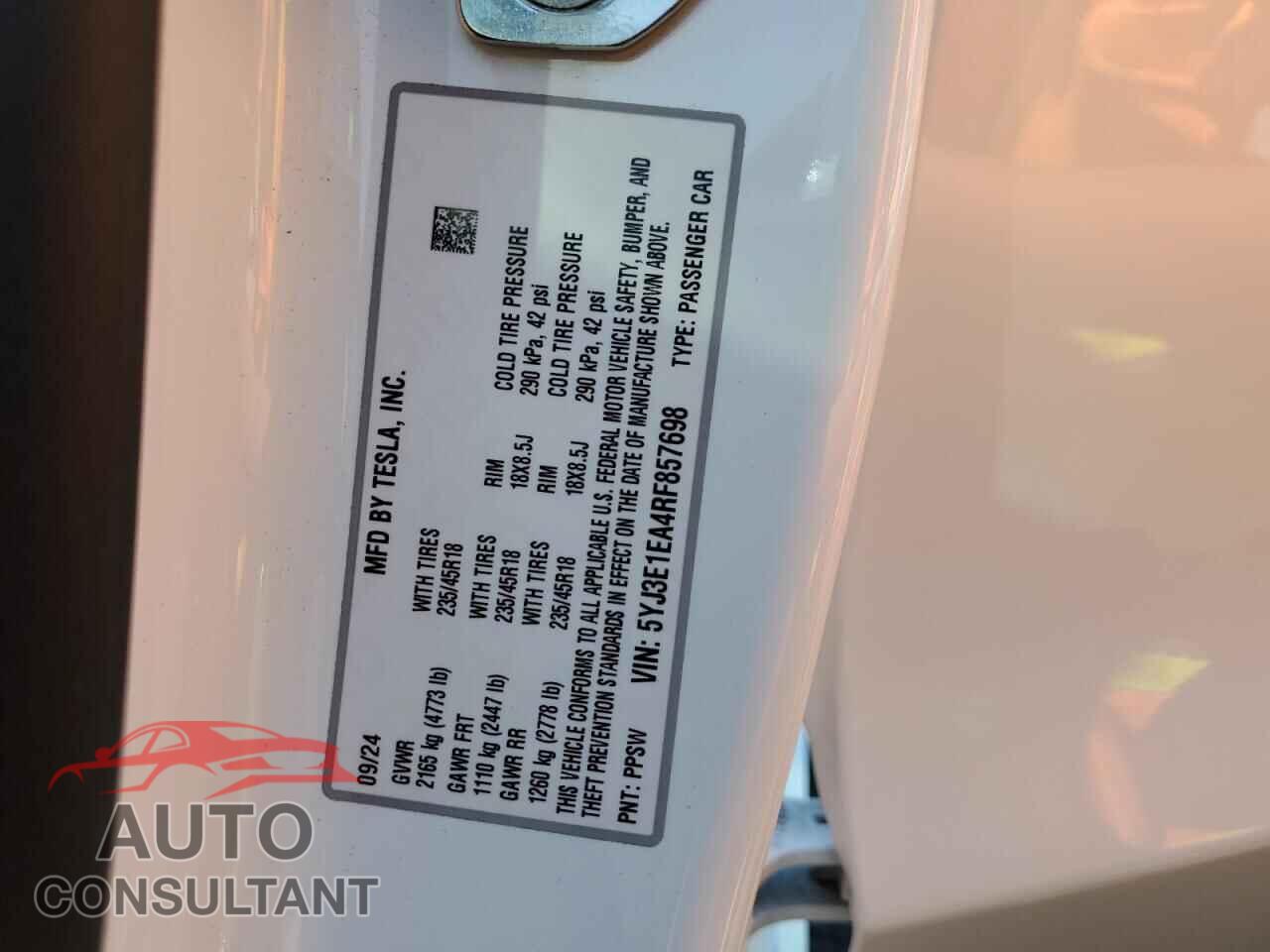 TESLA MODEL 3 2024 - 5YJ3E1EA4RF857698