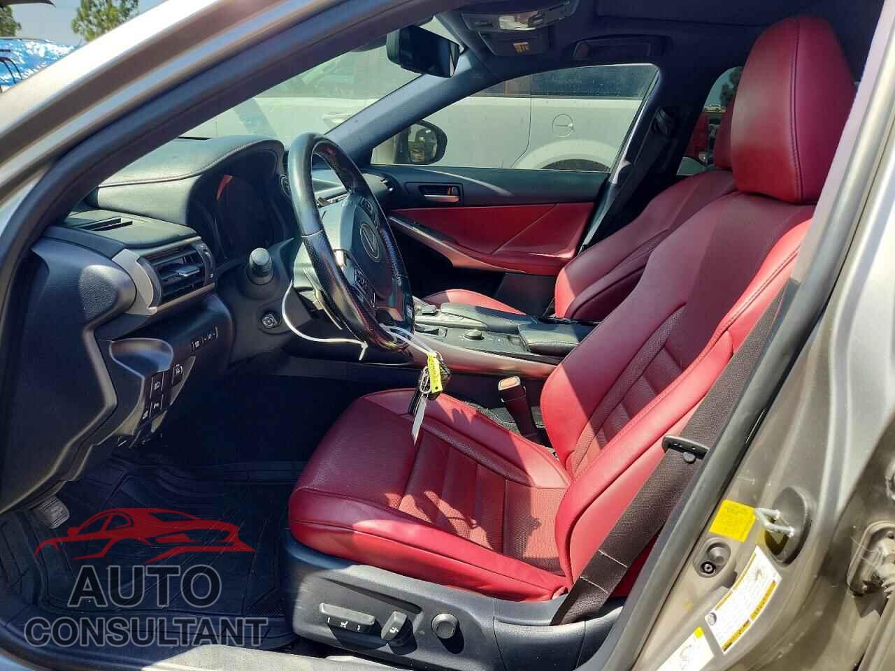 LEXUS IS 2018 - JTHBA1D24J5064004