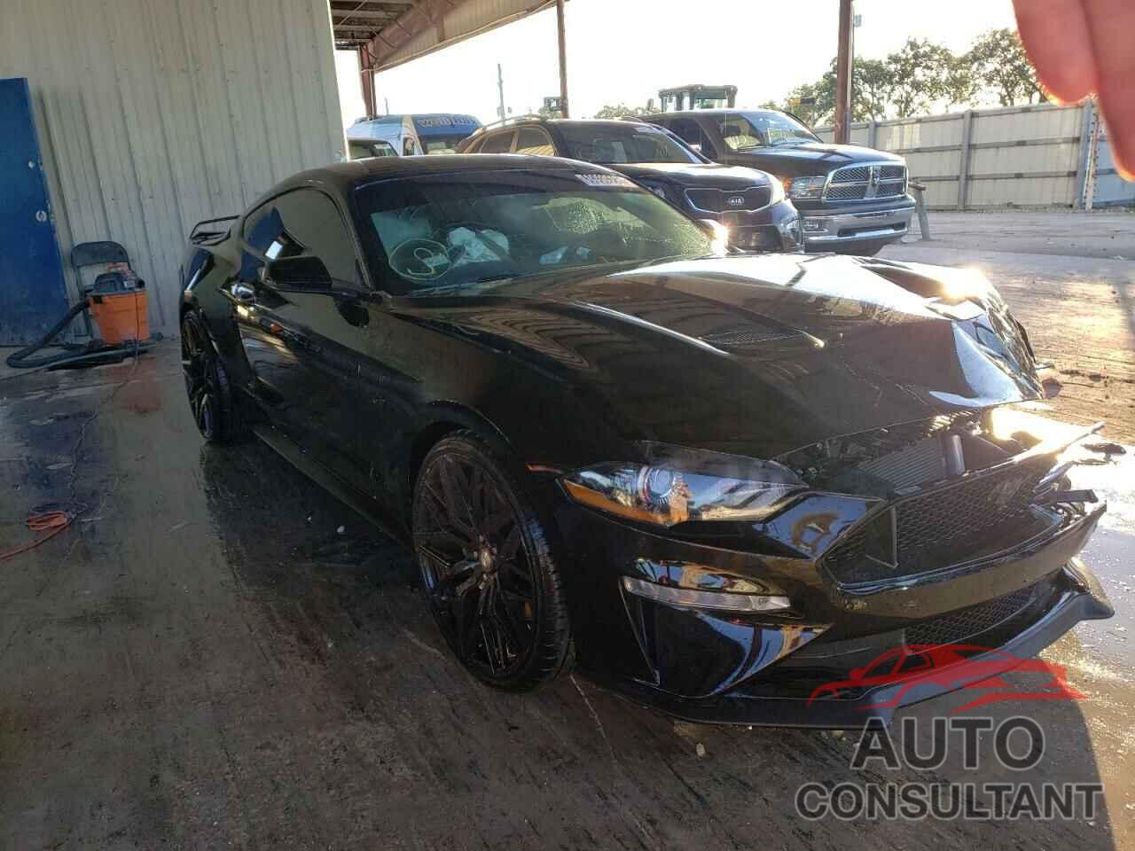 FORD MUSTANG 2020 - 1FA6P8CF7L5111436