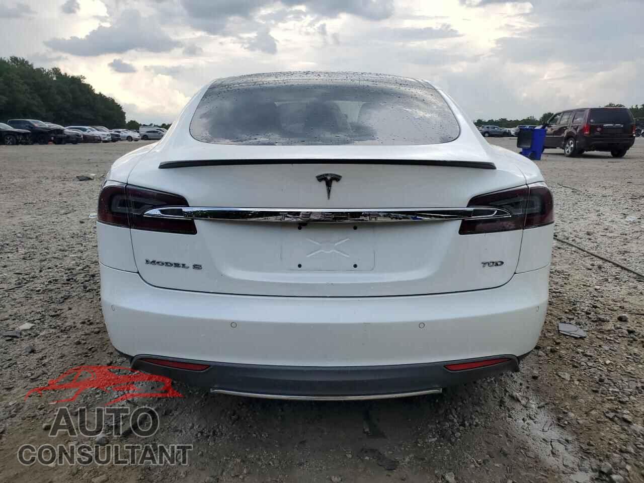 TESLA MODEL S 2015 - 5YJSA1S24FF082786
