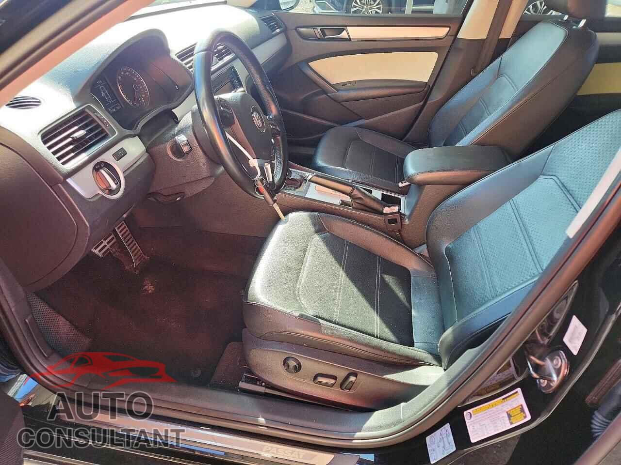 VOLKSWAGEN PASSAT 2012 - 1VWBP7A32CC052834