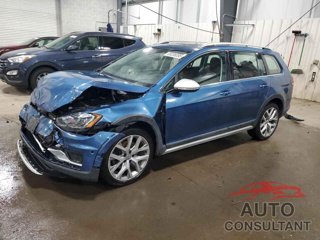 VOLKSWAGEN GOLF 2018 - 3VWH17AU2JM768858