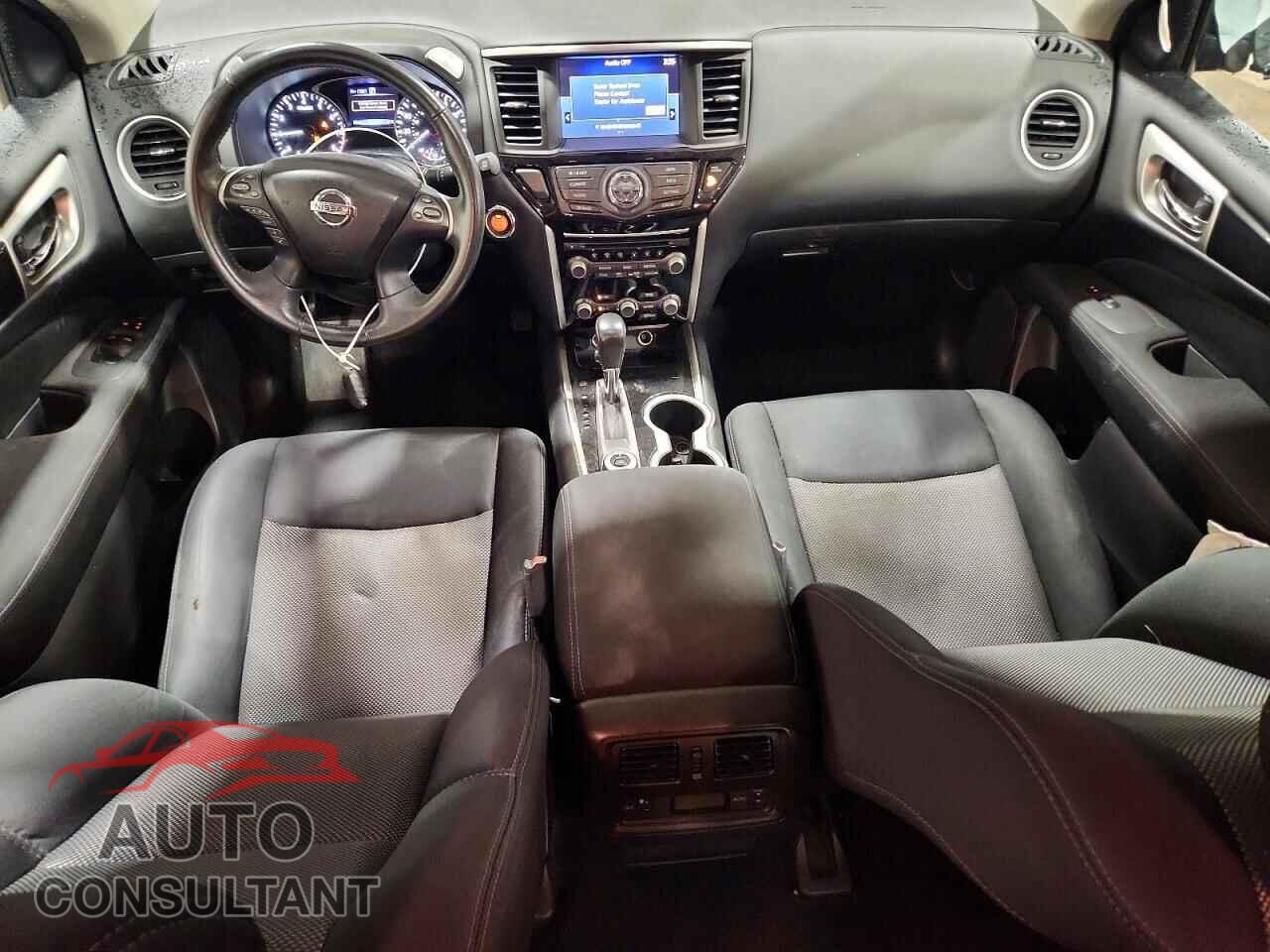 NISSAN PATHFINDER 2017 - 5N1DR2MM9HC630380