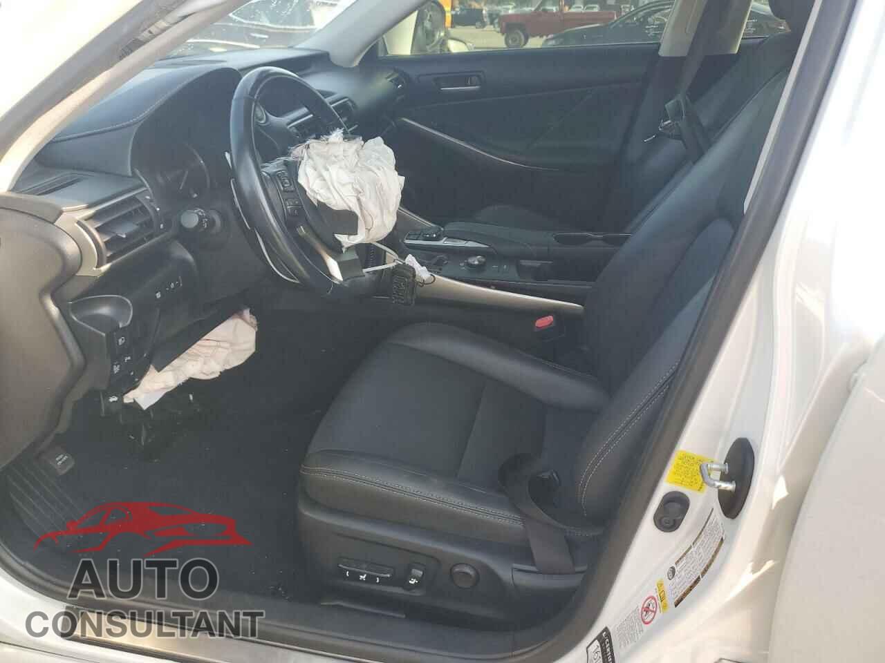 LEXUS IS 2017 - JTHBA1D26H5041978
