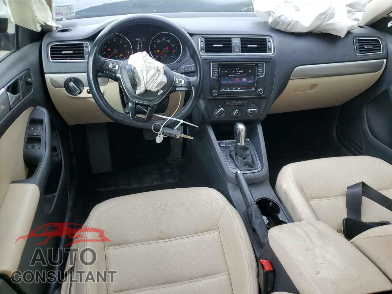 VOLKSWAGEN JETTA 2017 - 3VWDB7AJ0HM305029