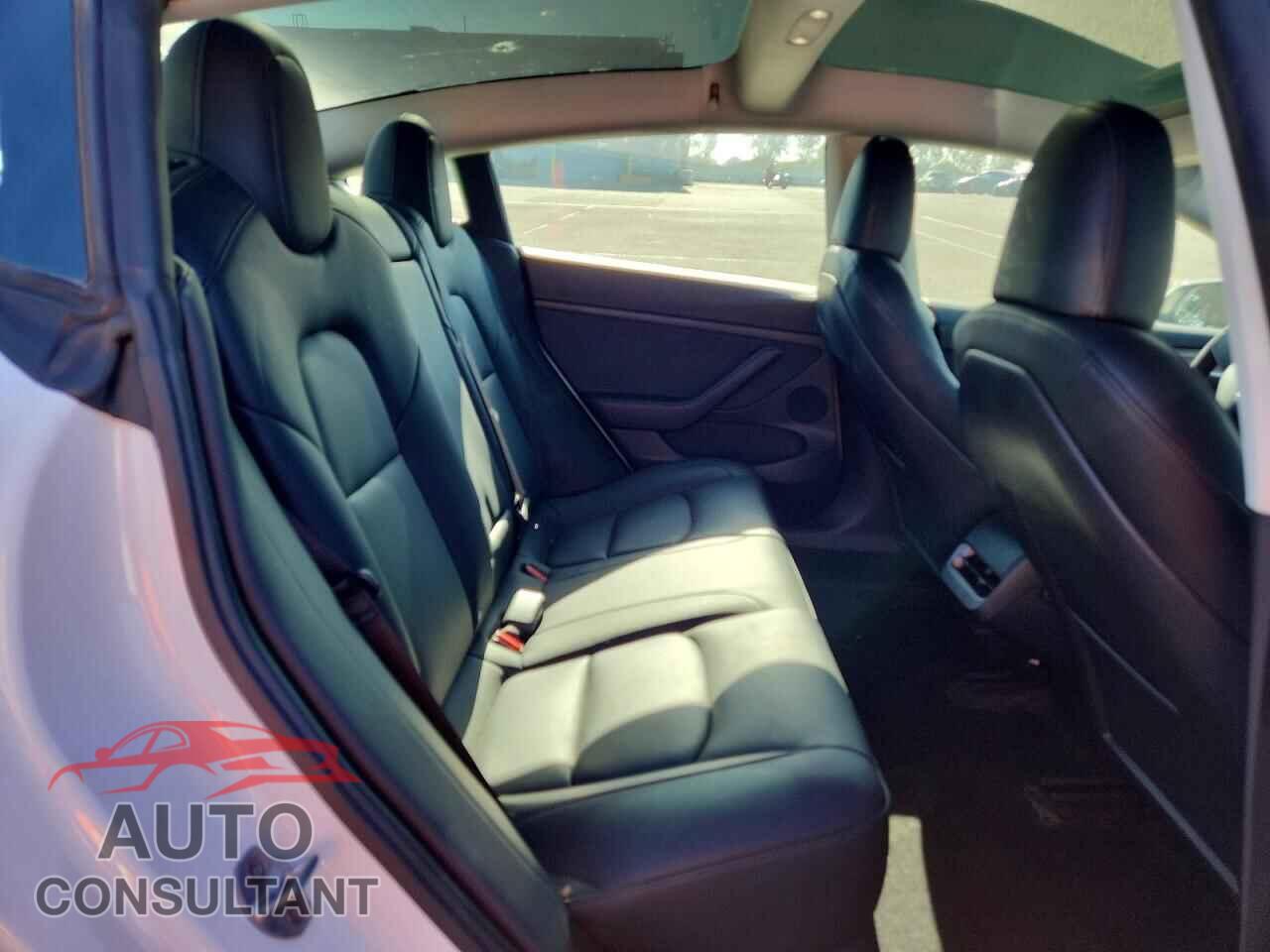 TESLA MODEL 3 2023 - 5YJ3E1EA3PF555543