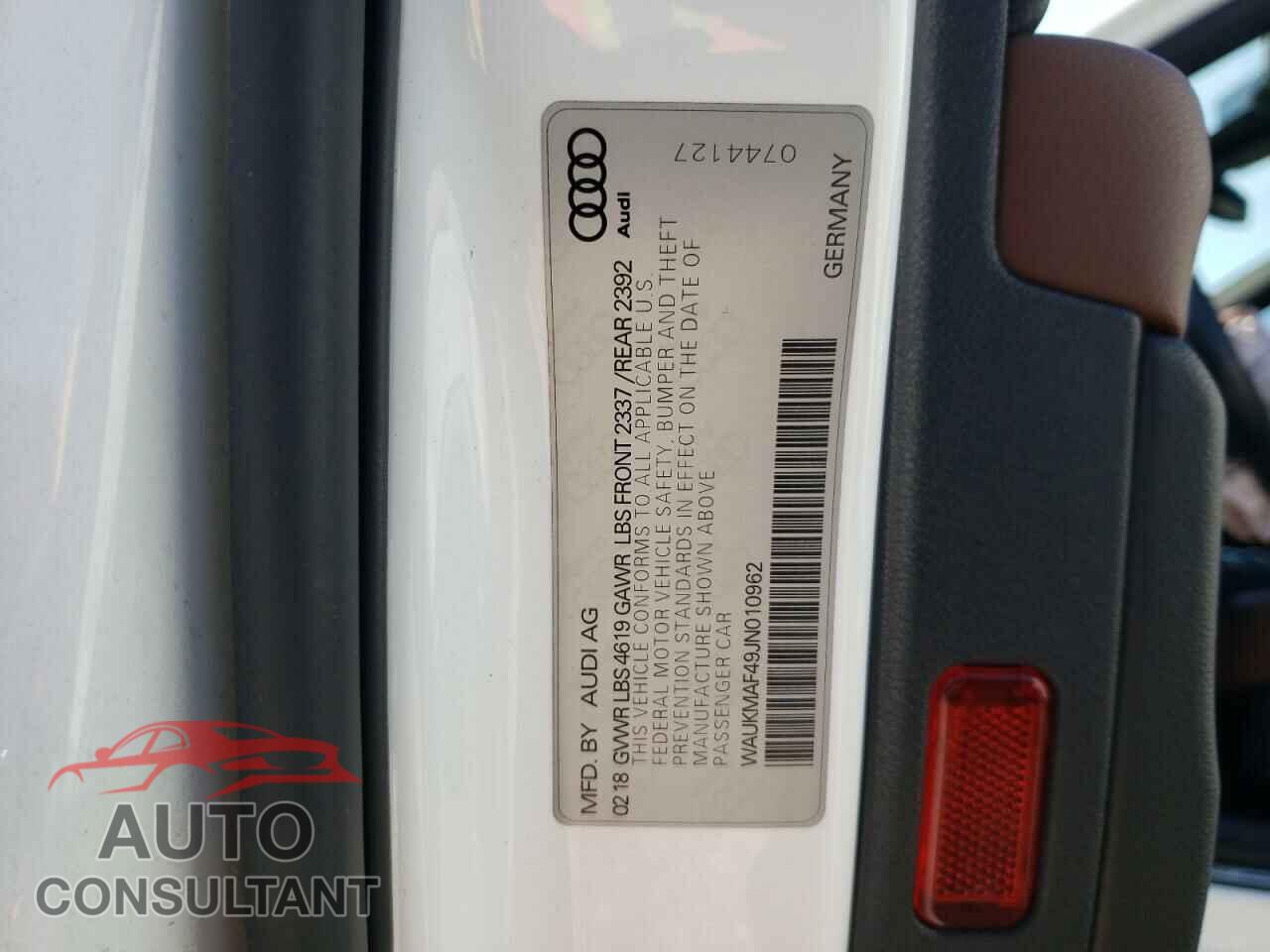 AUDI A4 2018 - WAUKMAF49JN010962