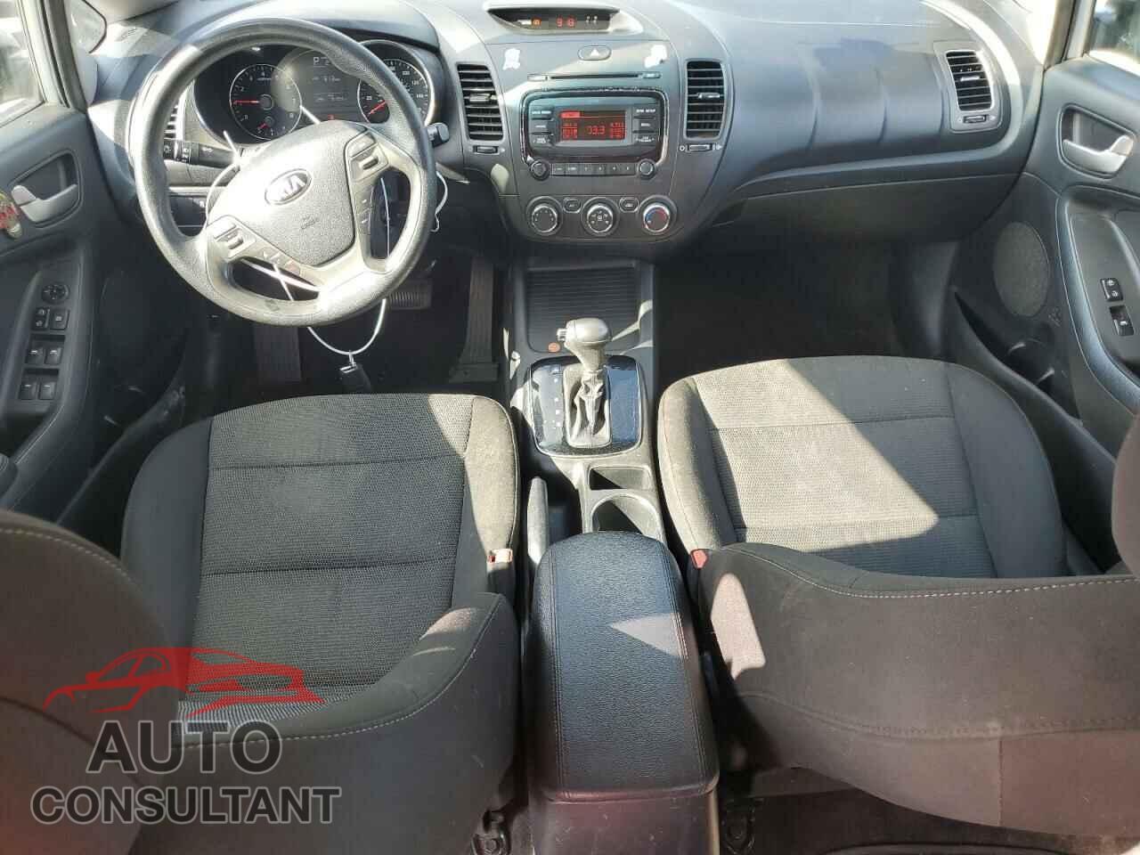 KIA FORTE 2017 - KNAFK5A80H5711554
