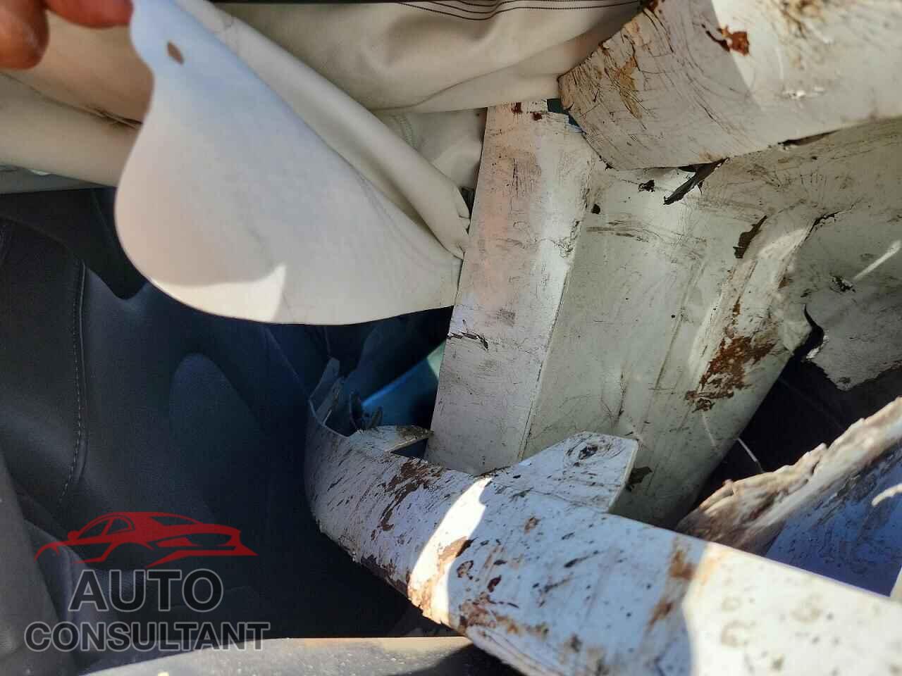 TESLA MODEL 3 2018 - 5YJ3E1EB2JF120657