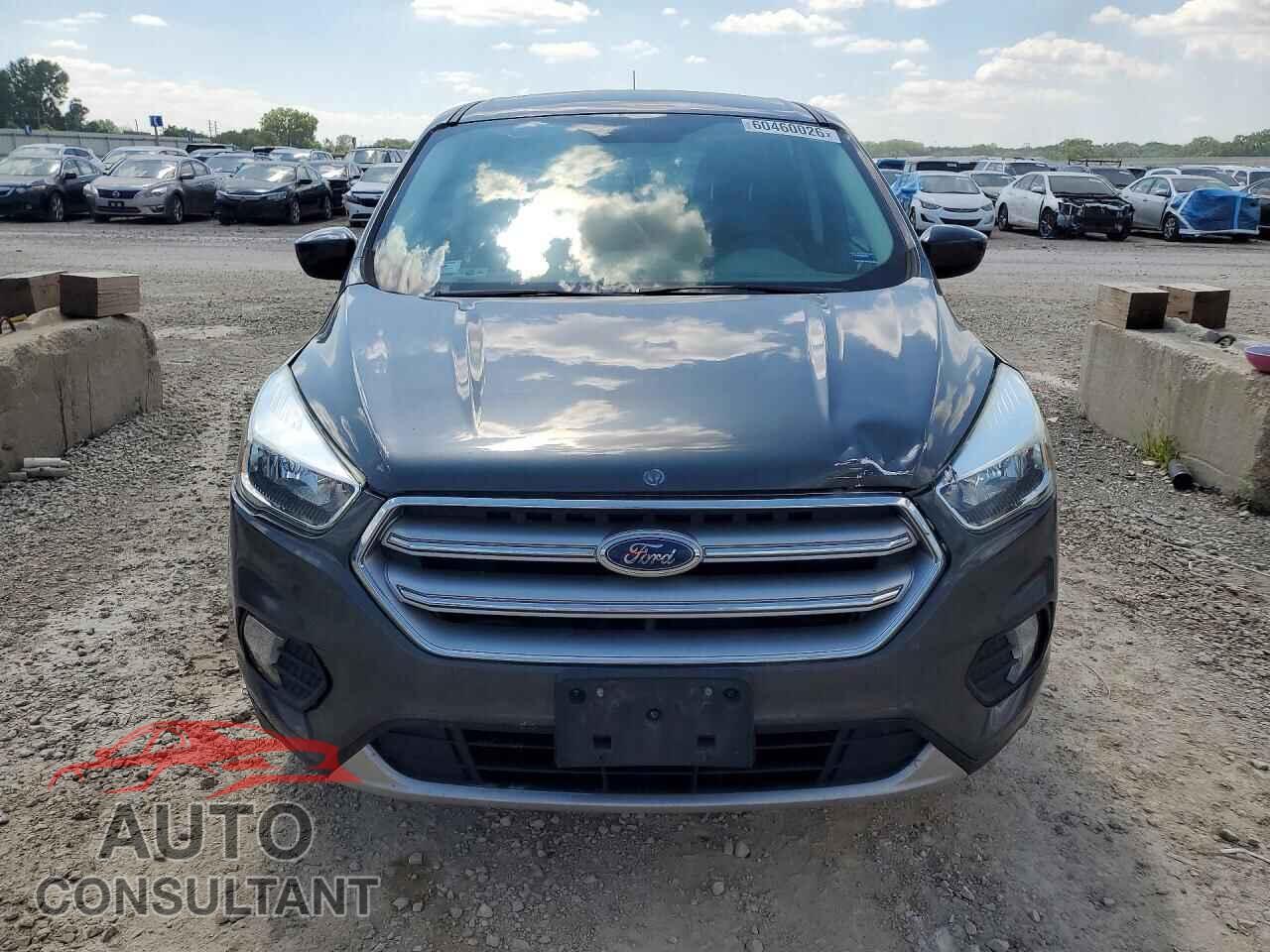 FORD ESCAPE 2017 - 1FMCU0GD7HUC34355