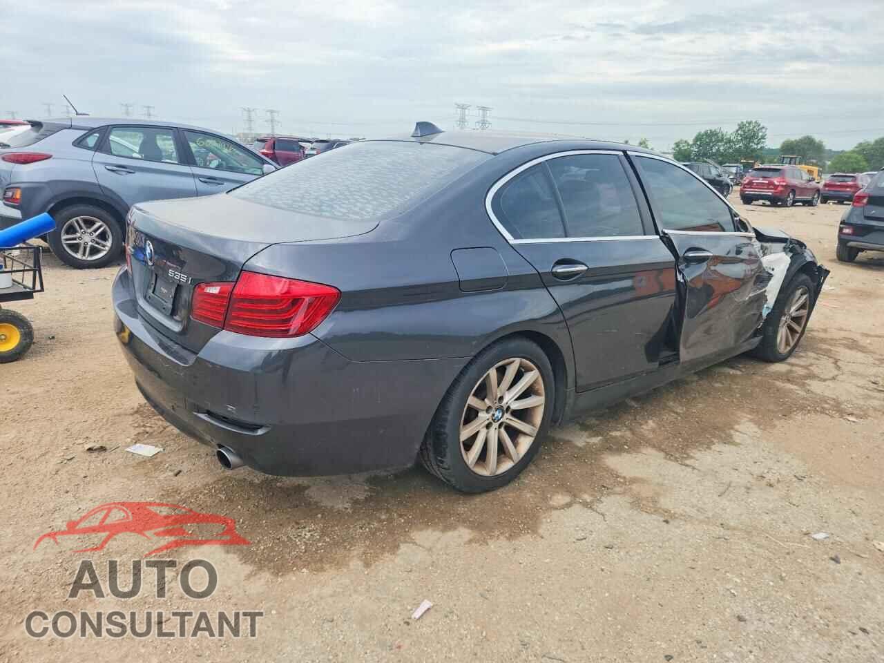 BMW 5 SERIES 2015 - WBA5B3C51FD540013