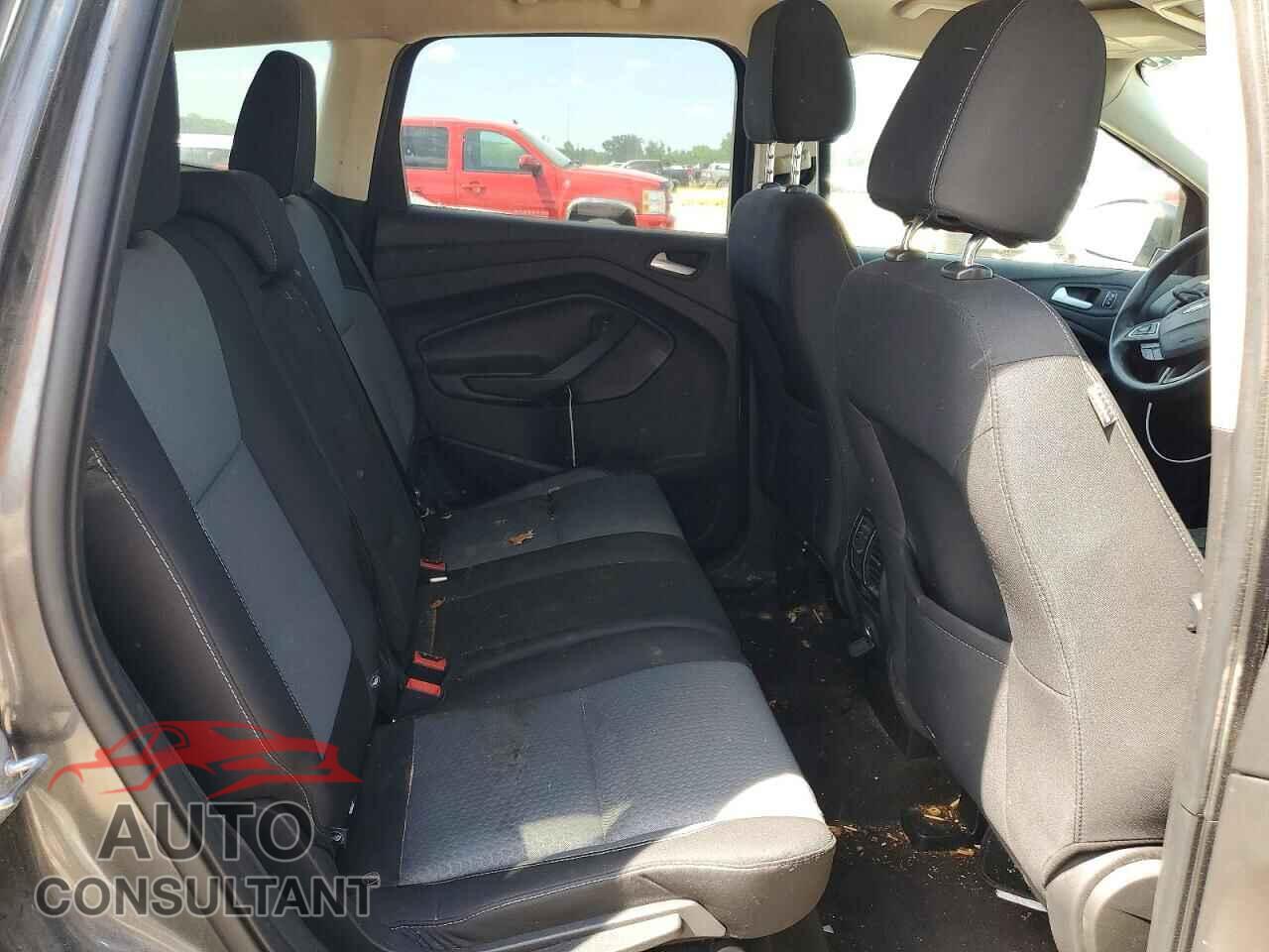 FORD ESCAPE 2017 - 1FMCU0GD7HUC34355