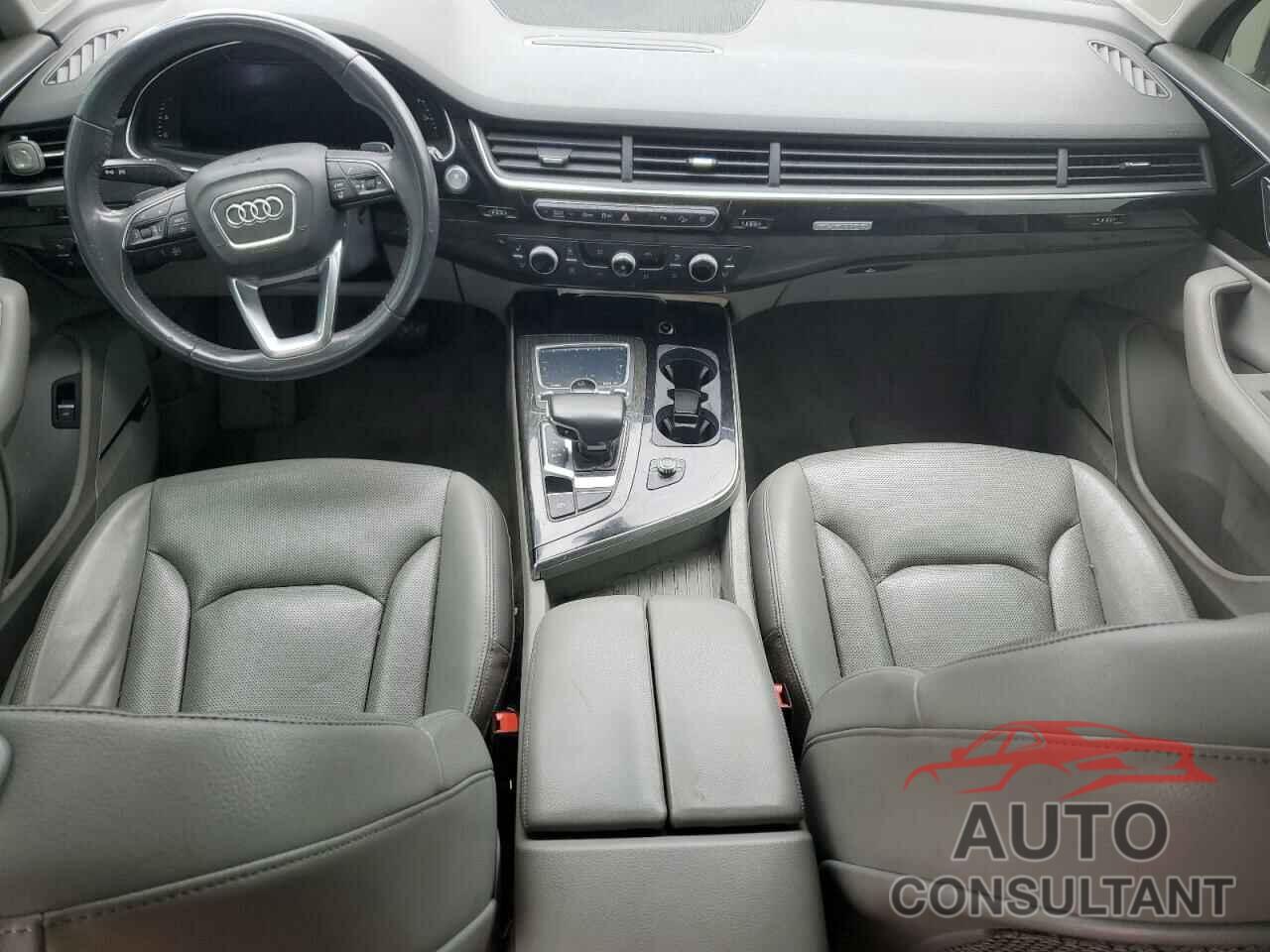 AUDI Q7 2018 - WA1LAAF71JD000856
