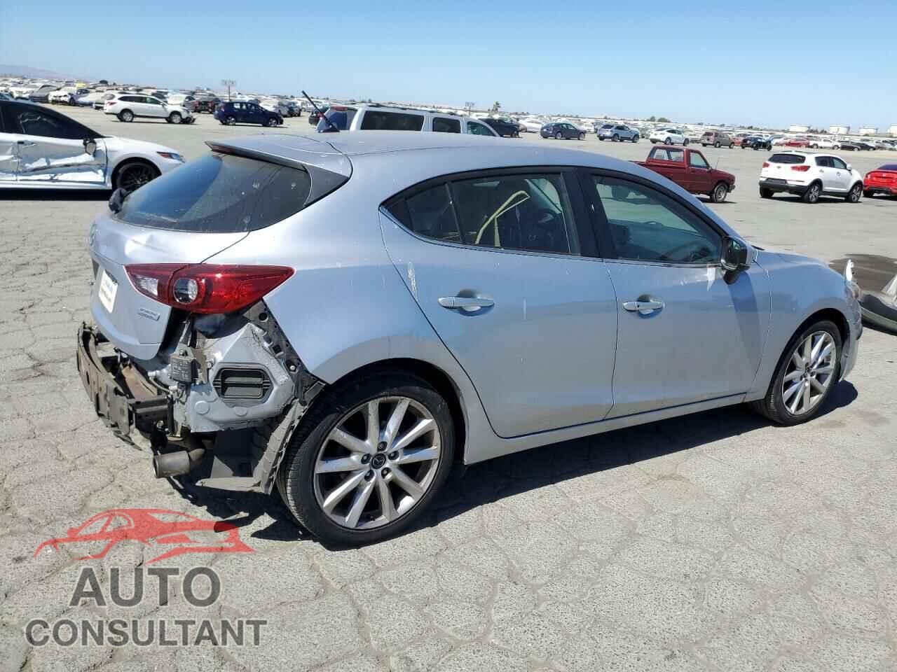 MAZDA 3 2017 - 3MZBN1L76HM107570
