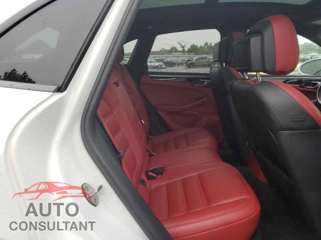 PORSCHE MACAN 2016 - WP1AB2A52GLB47450