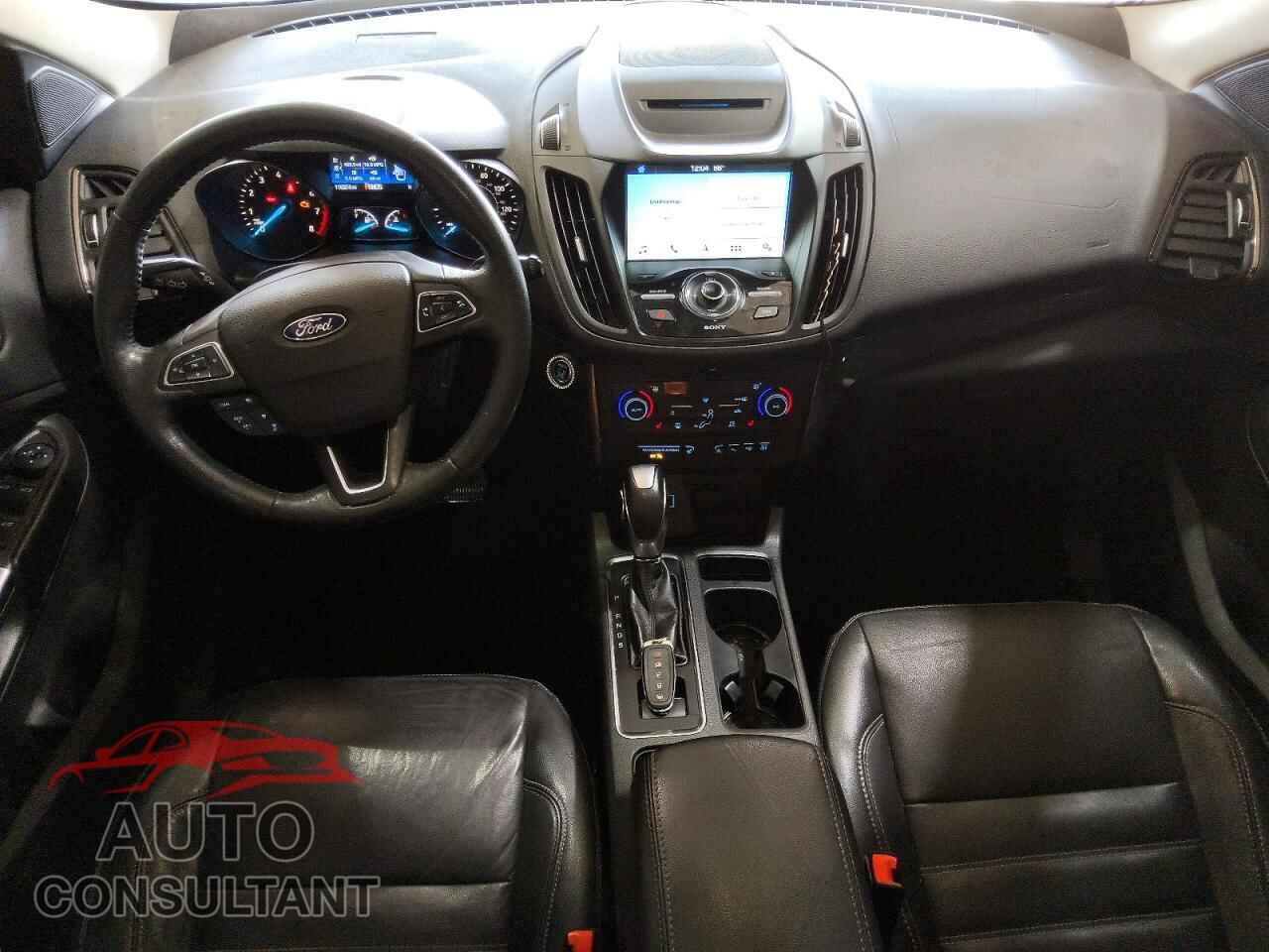 FORD ESCAPE 2018 - 1FMCU9J99JUB31033