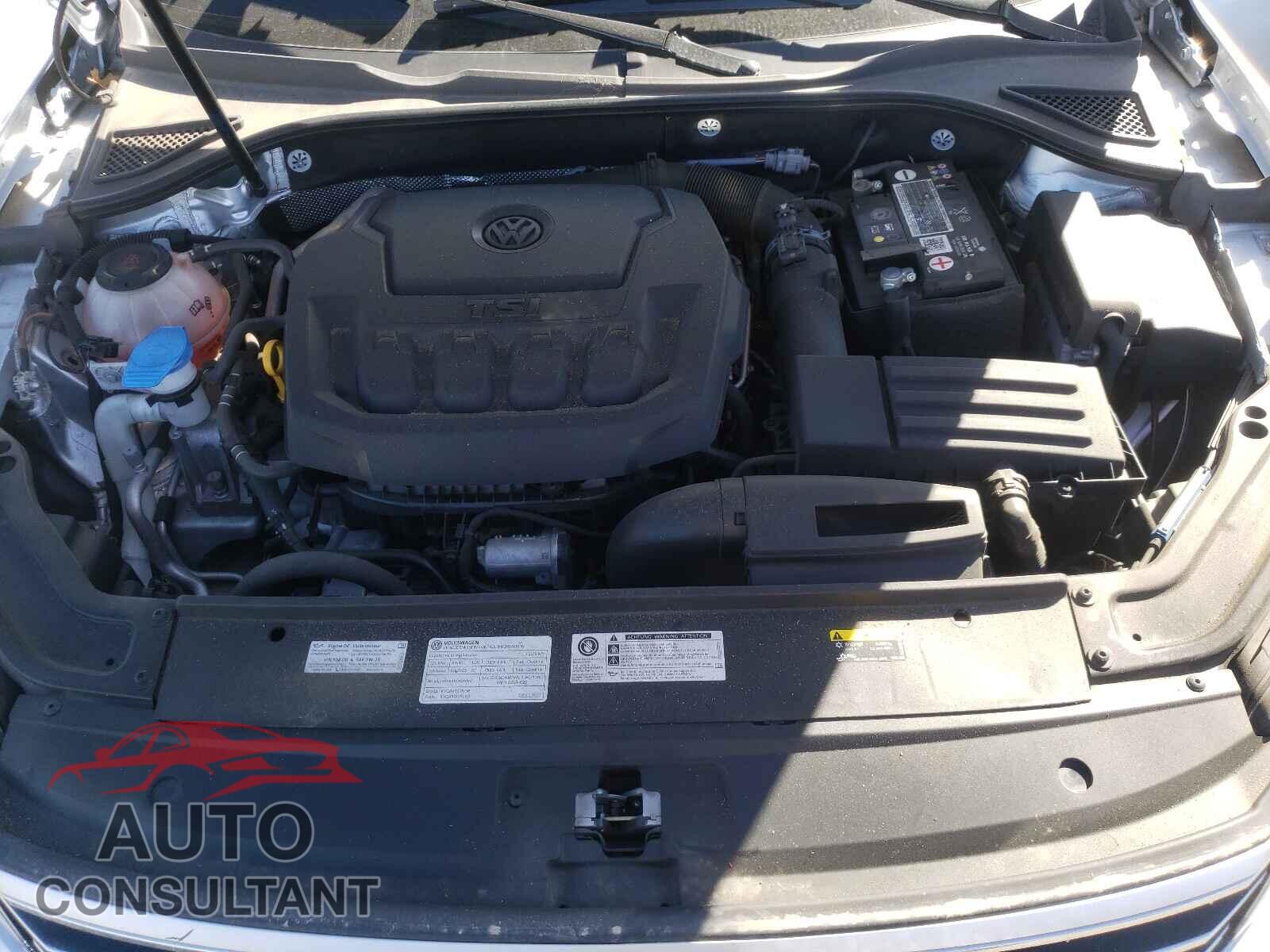 VOLKSWAGEN PASSAT 2019 - 1VWMA7A31KC012995
