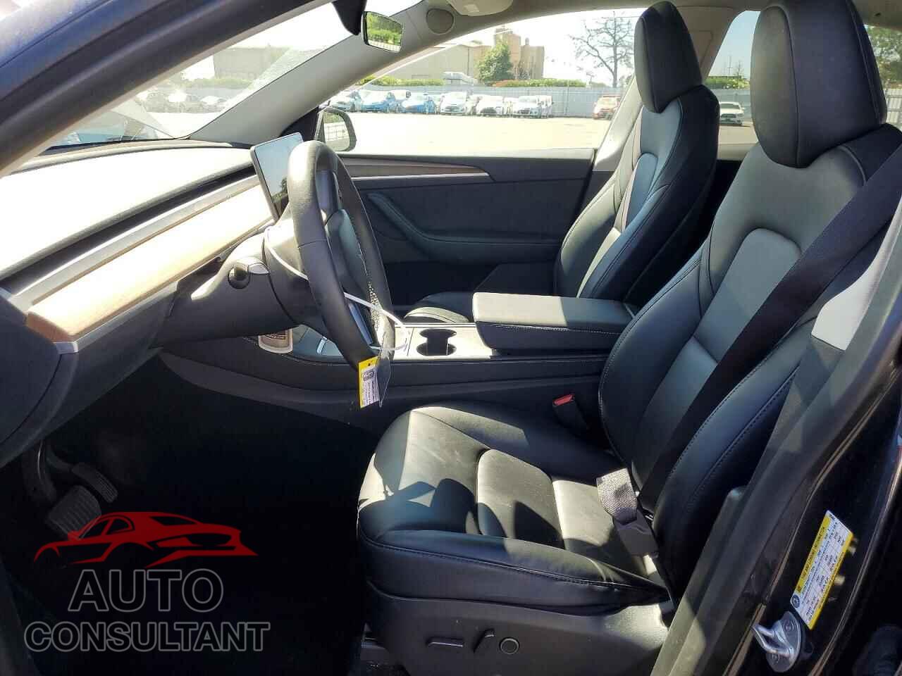 TESLA MODEL Y 2024 - 7SAYGDEE5RF025424