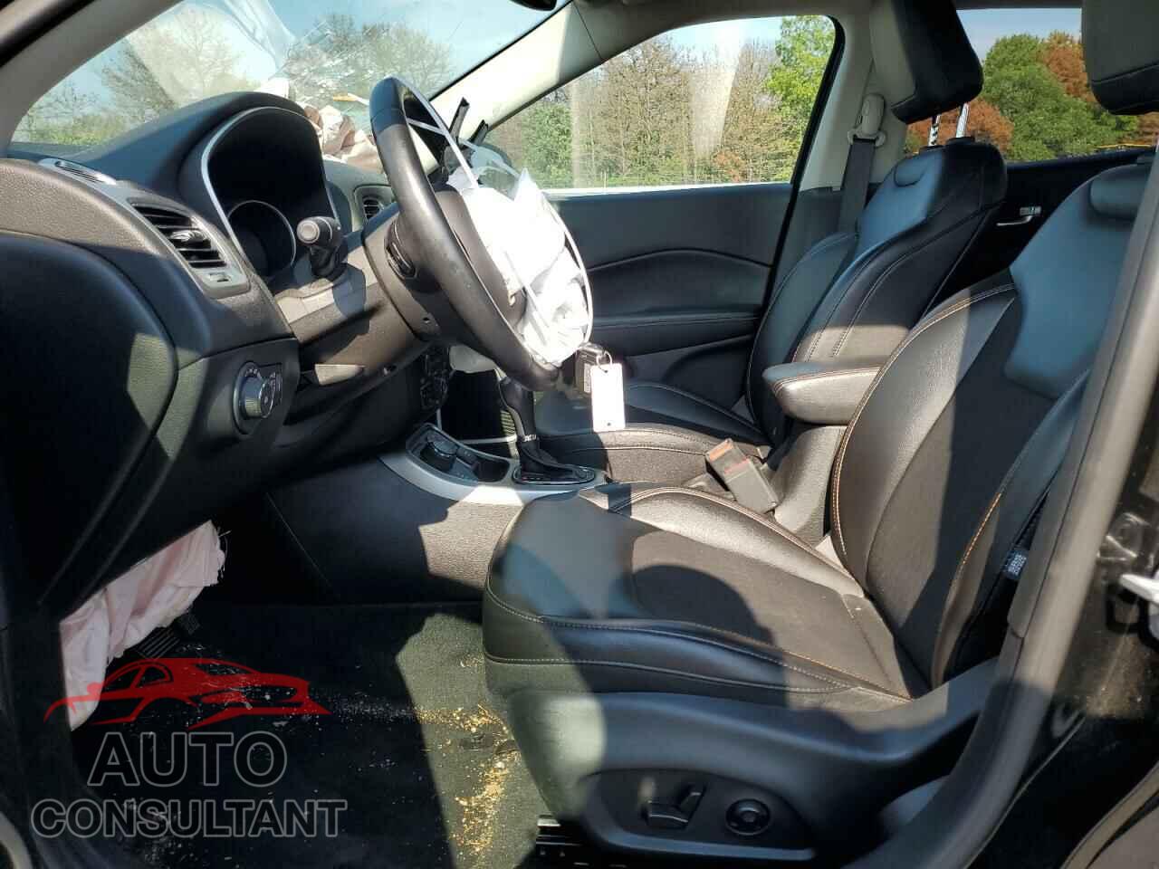 JEEP COMPASS 2018 - 3C4NJDBB5JT290894