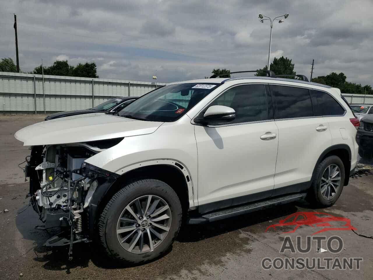 TOYOTA HIGHLANDER 2019 - 5TDJZRFH1KS577180