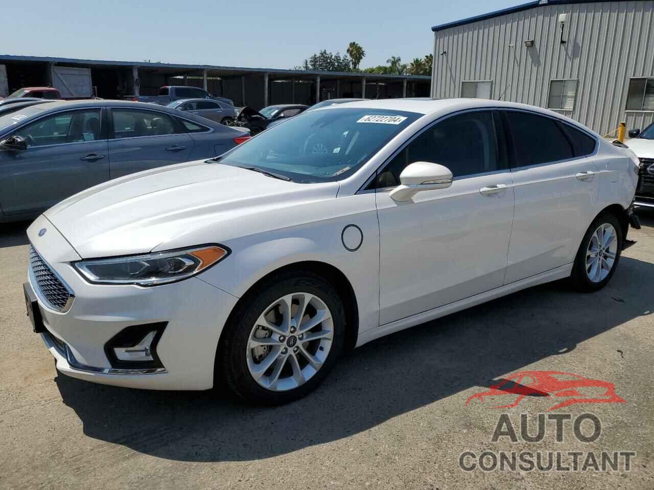 FORD FUSION 2019 - 3FA6P0SU0KR233049