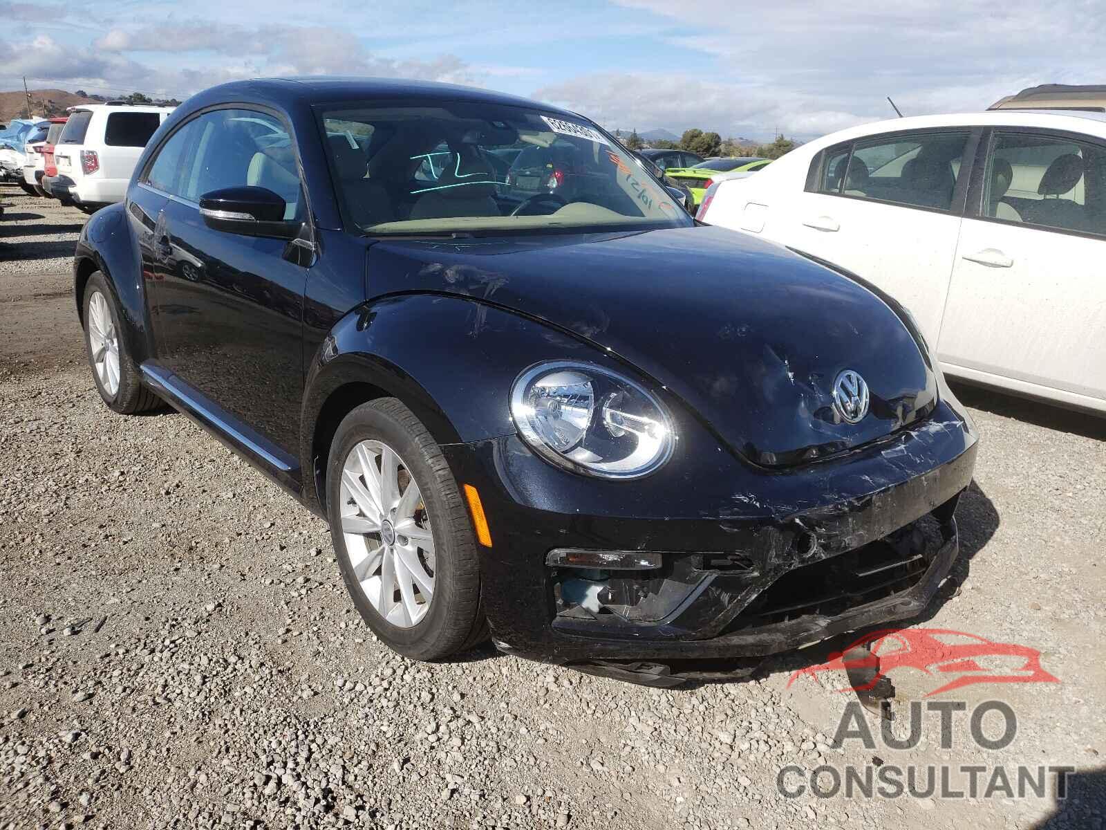 VOLKSWAGEN BEETLE 2018 - 3VWJD7AT2JM707977