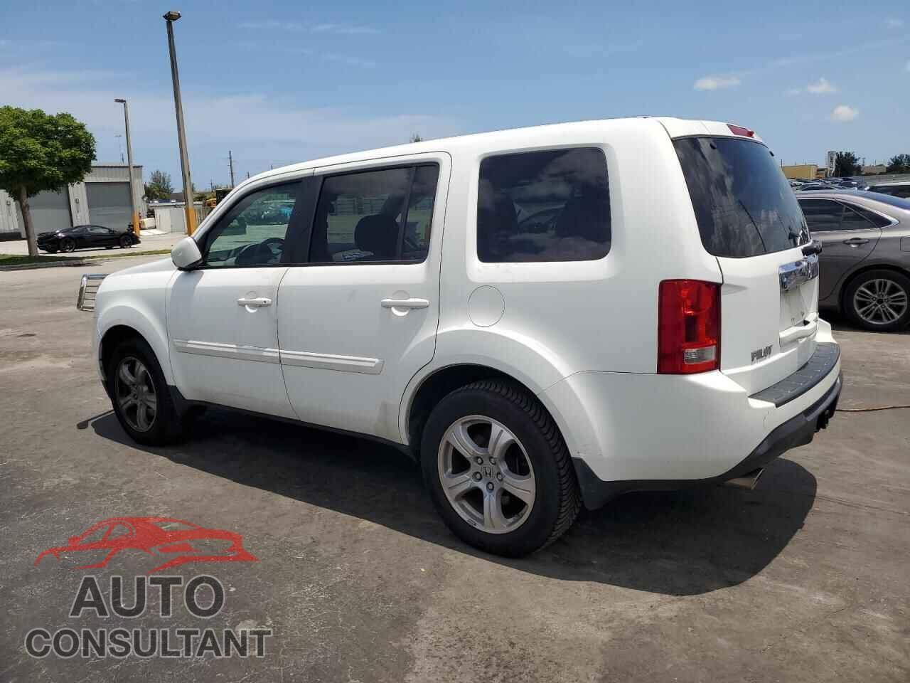 HONDA PILOT 2015 - 5FNYF4H52FB007485
