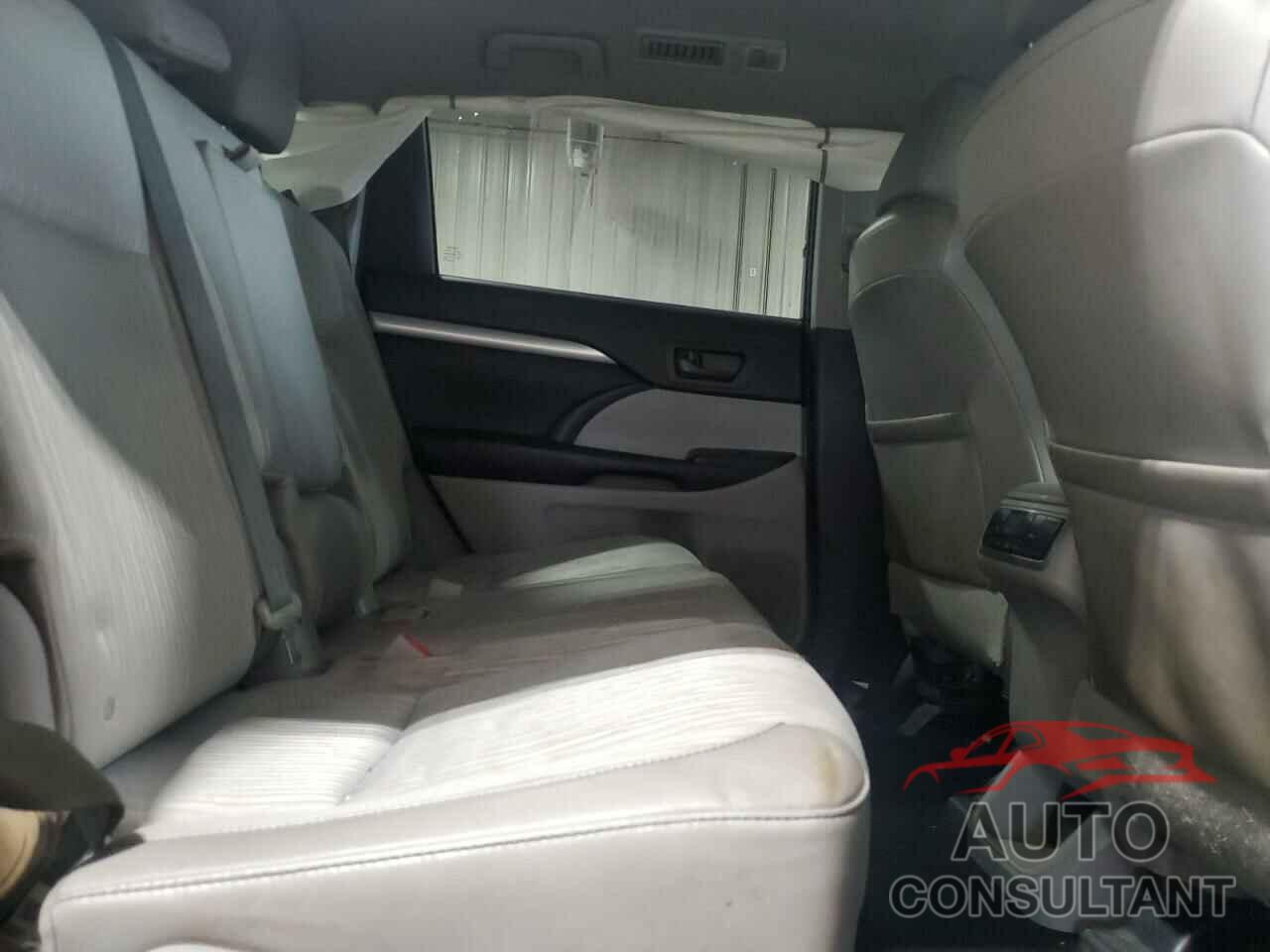 TOYOTA HIGHLANDER 2015 - 5TDBKRFH5FS182367