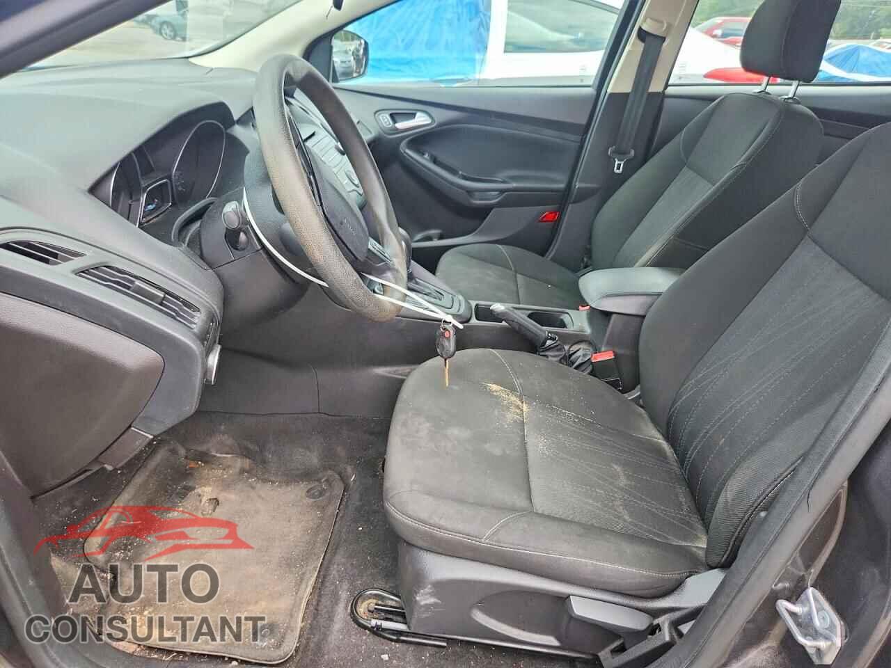 FORD FOCUS 2017 - 1FADP3F21HL274914