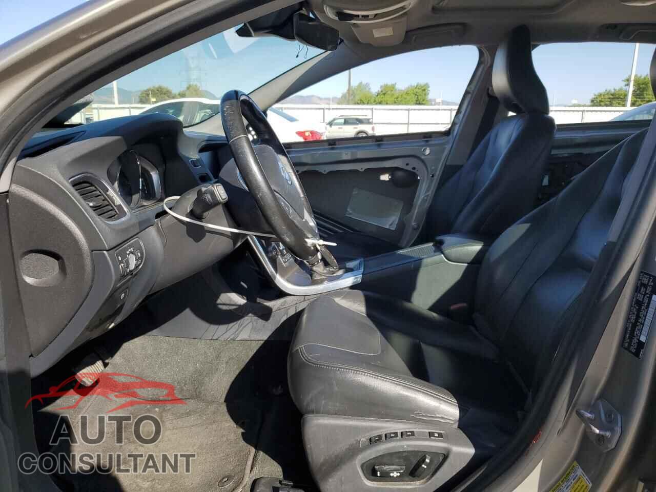 VOLVO V60 2015 - YV140MEK3F1267861