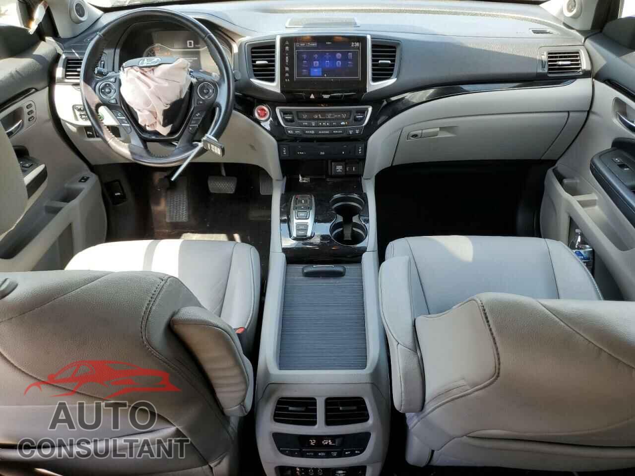 HONDA PILOT 2017 - 5FNYF5H93HB019429