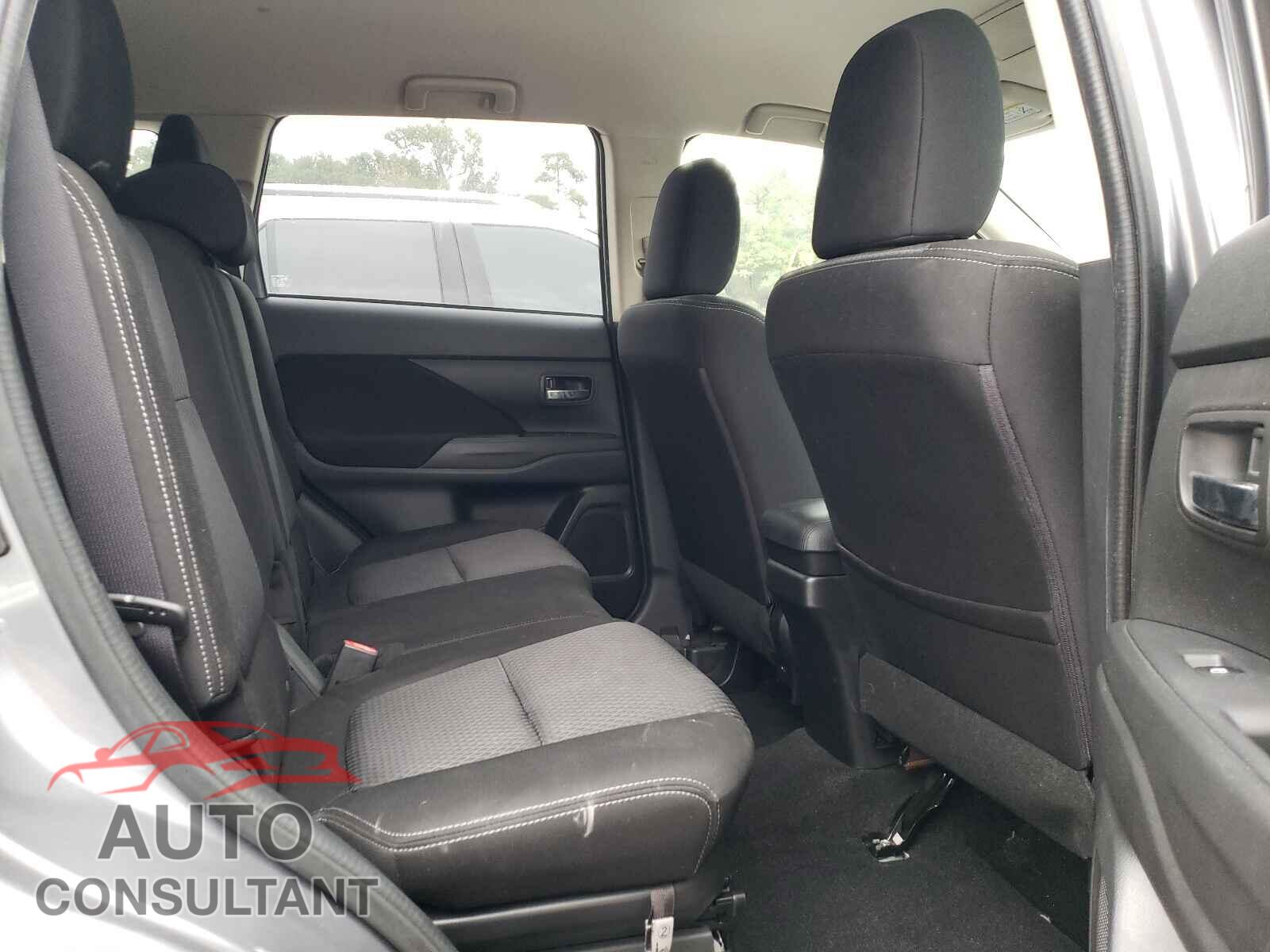 MITSUBISHI OUTLANDER 2017 - JA4AD2A36HZ027122